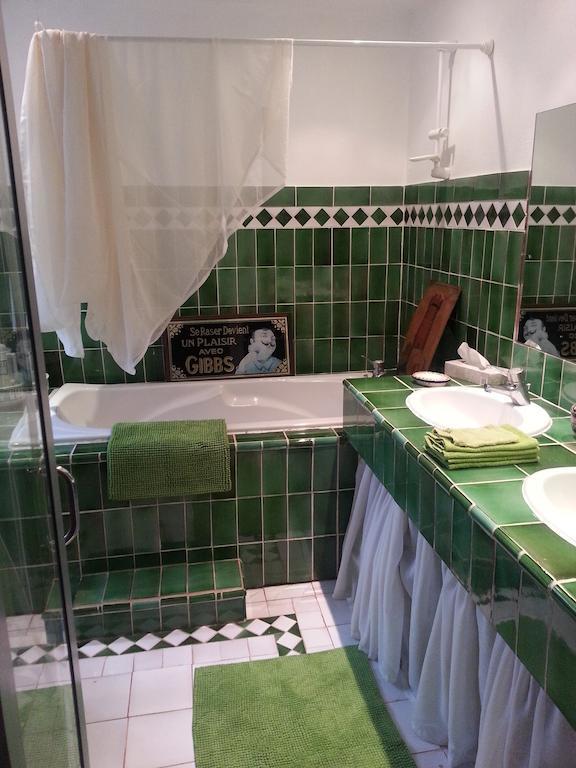 La Maison De L'Oenologue Poucharramet Rom bilde