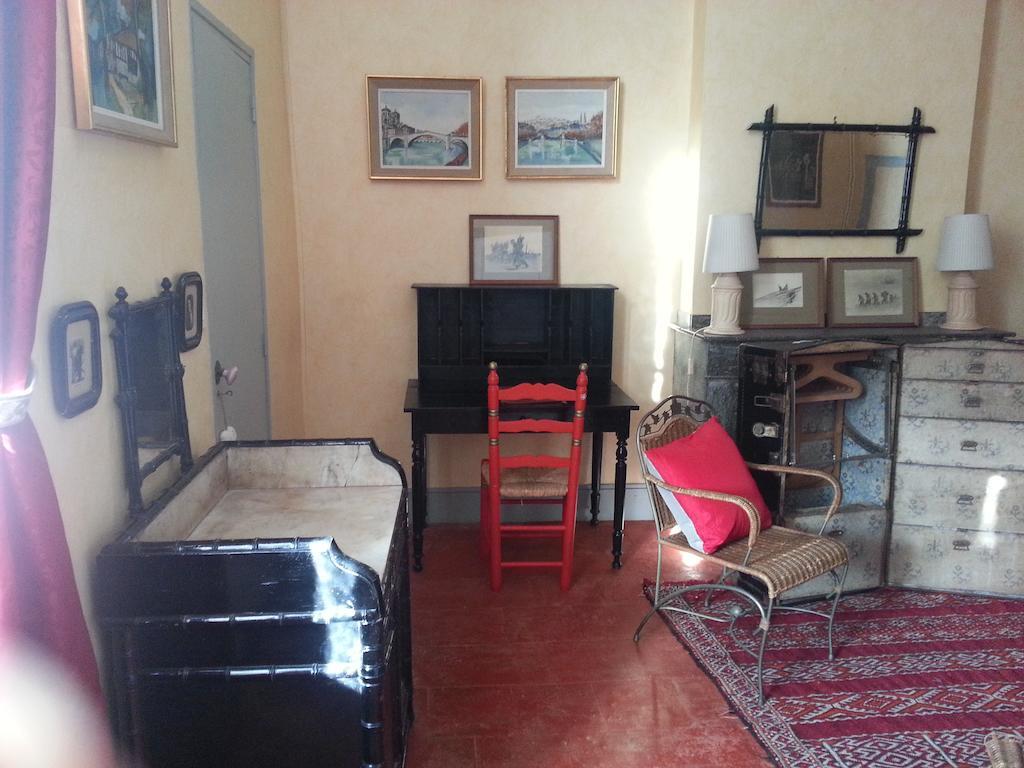 La Maison De L'Oenologue Poucharramet Rom bilde