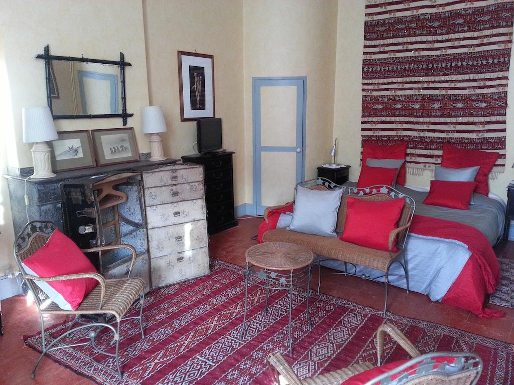 La Maison De L'Oenologue Poucharramet Rom bilde